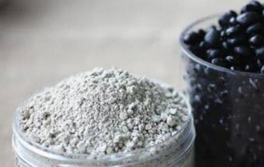 黑豆粉的功效与作用及禁忌（黑豆粉的功效与作用及禁忌及食用方法）