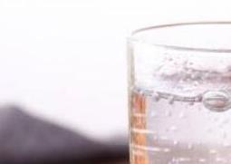 天然苏打水的作用 天然苏打水副作用