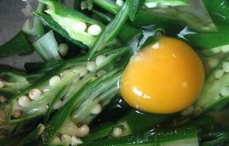 秋葵不能和什么一起吃