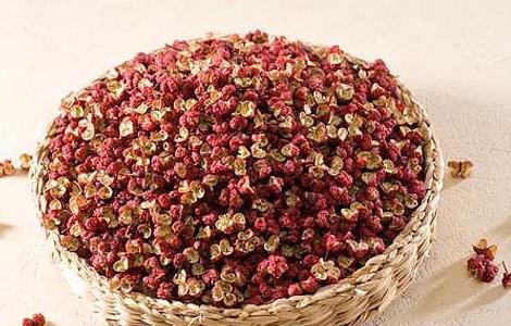 花椒水泡脚的好处 生姜和花椒泡脚有什么作用