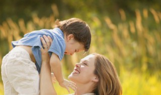 姓戎男孩名字寓意好时尚的（戎姓女孩名字大全）