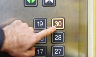 梦到电梯坏了（梦到电梯坏了什么预兆）