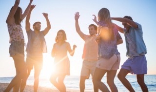 关于排队的搞笑说说（关于排队的搞笑句子）