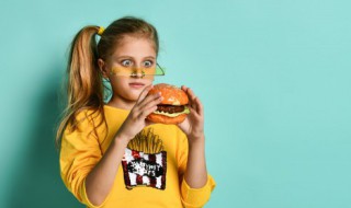 姓费女孩名字属猪独特稀少的（姓费的女孩名字唯美）