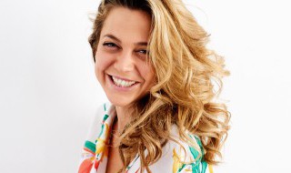 为什么高档衣服都是聚酯纤维 为什么高档衣服都是聚酯纤维氨纶