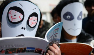 言字旁加个甚（言字旁加个甚怎么读）