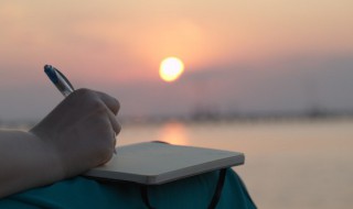 2022最新版热门的网易云热评文案 网易云热评文案长篇