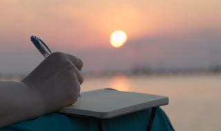 2022爱情霸气说说心情短语大全（2020爱情说说短句 暖心语）