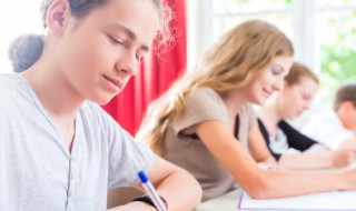 笔下生花的意思和造句（笔下生花的上一句）