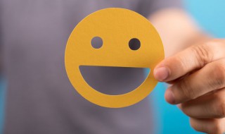 令人开心的美好的文案（很开心的文案）