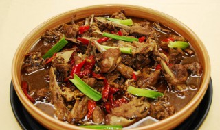 酸笋焖鸭（酸笋焖鸭脚的做法）