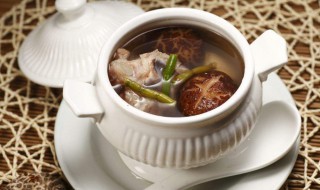 石斛煲汤放多少克 石斛煲汤的份量需放多少克?