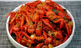 吃小龙虾配文的说说合集 关于吃小龙虾的说说