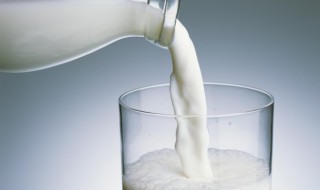 牛奶和海鲜可以一起吃吗 海鲜和牛奶可以一起吃么