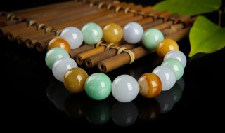 怎么判断手镯被注胶了（怎样鉴别手镯注胶了）