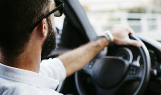 新车用什么除异味（新汽车用什么除异味最好）