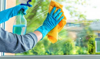 玻璃上的水泥用什么可以去掉（玻璃上的水泥有什么能除掉的）