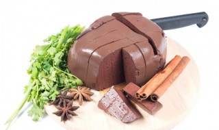 鸡血的营养价值 鸡血的营养价值表