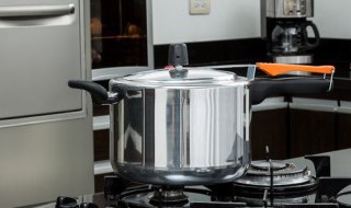 如何防止蒸锅上层滴水（怎样防止蒸锅滴水）