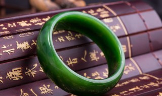 怎么分辨好的玉手镯 怎么看是不是好玉手镯