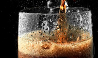 泡面加可乐有什么危害(泡面可以喝可乐有什么危害)