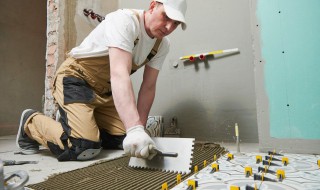 女人梦见别人装修房子预示着什么（女人梦见别人装修房子是什么预兆）