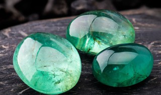 满绿冰种翡翠 满绿冰种翡翠手镯拍卖价格