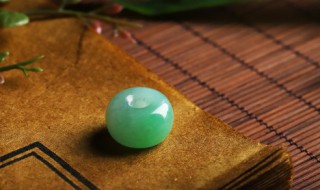 冰糯种飘花翡翠 冰糯种飘花翡翠好不好