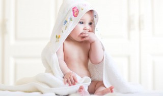 灿字取名配什么字好（灿字取名配什么字好男孩）