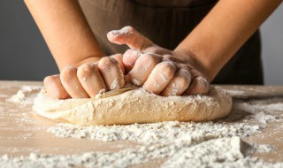 梦见擀面条是什么意思 梦见擀面条什么预兆