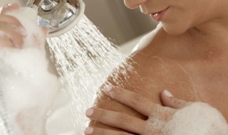 每天用牛奶洗澡可以美白吗 每天用牛奶泡澡能美白吗