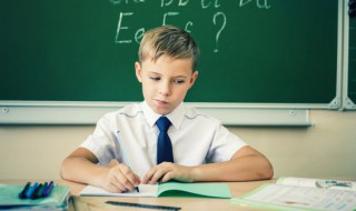 哄堂大笑的拼音（哄堂大笑的拼音和意思）