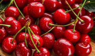 车厘子核周围有一层白霜怎么回事（车厘子挨着果肉核处白霜）