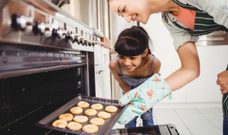 用烤箱做饼干可不可以放在烤架上 烤架上可以烤饼干吗