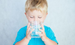 凉水和热水能兑着喝吗 凉开水与热开水兑起来喝可以吗?