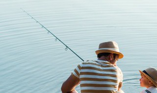 为什么下雨天鱼会游上水啊（为什么下雨天鱼会浮出水面）