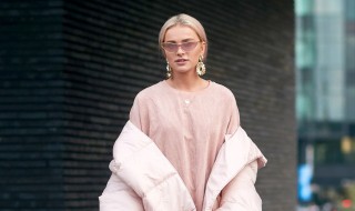 羽绒服跑棉成坨怎么办（羽绒服怎么洗不跑棉成坨）