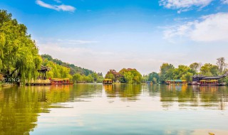 杭州西湖最著名的景点是什么（杭州西湖最有名的景点是什么）