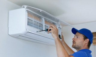 空调关机后出热风是怎么回事(空调制冷关机后出热风是怎么回事)