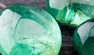 翡翠糯种飘花（翡翠糯种飘花值多少钱）