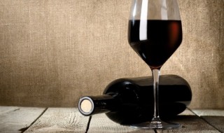 送一瓶酒代表什么意思（送礼拿一瓶酒什么意思）