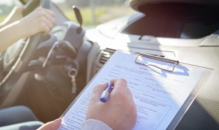 汽车空调出风口有异味的原因是什么(汽车空调出风口有异味是怎么回事)