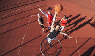 如何提高篮球里投篮的力量 4个小技巧增加投篮力量
