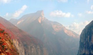 泰山庐山哪个高（庐山是泰山吗）