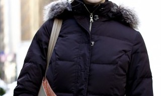 羽绒服毛领掉毛怎么办（羽绒服上的毛毛领掉毛怎么办）