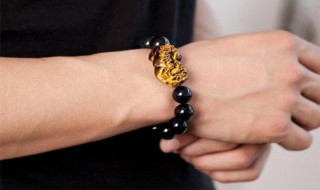 黑貔貅手链怎么戴（手链黑曜石貔貅的戴法讲究）
