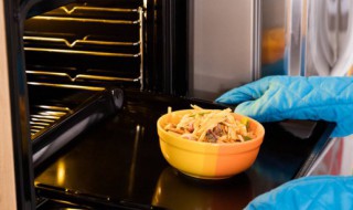 烤箱空烤后能马上用吗（烤箱空烤之后可以直接用吗）