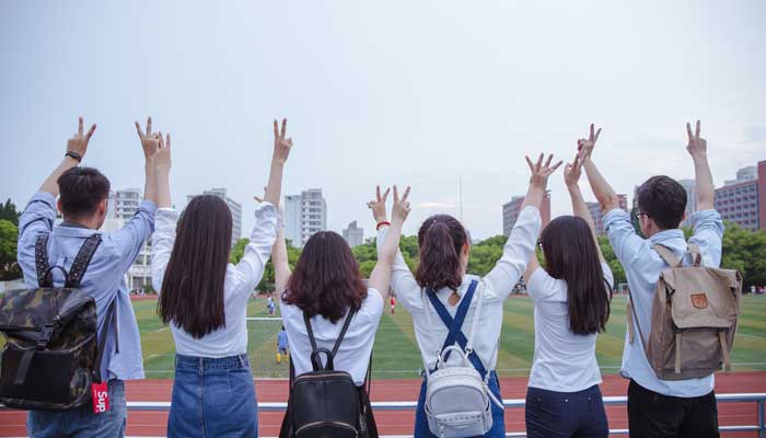 学生的基本属性