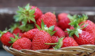 盆栽草莓怎么施肥 盆栽草莓怎么施肥要用什么肥料