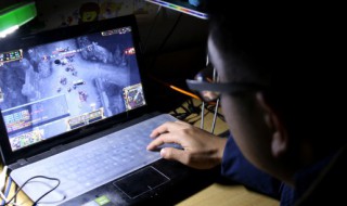 元气骑士怎么扔东西（元气骑士怎么扔东西游戏中）